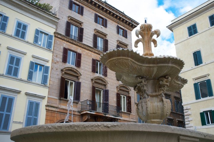法尔内塞广场豪华套房酒店(Piazza Farnese Luxury Suites)