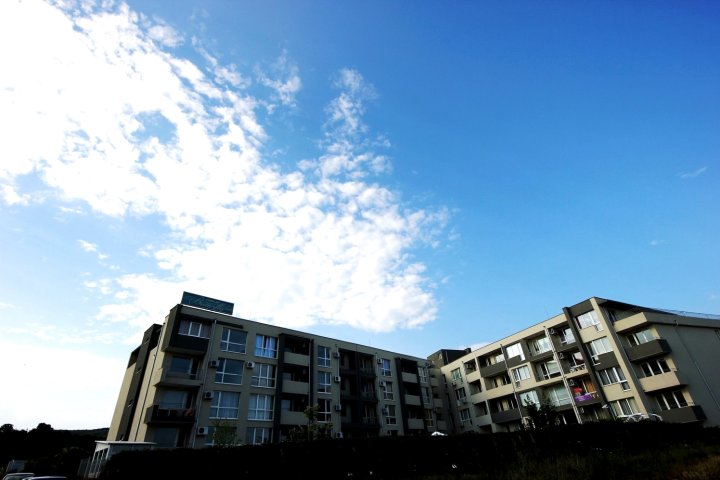 梅纳达蝴蝶公寓酒店(Menada Butterfly Apartments)