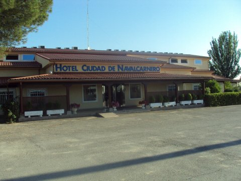 希达德纳瓦尔卡内罗酒店(Hotel Ciudad de Navalcarnero)