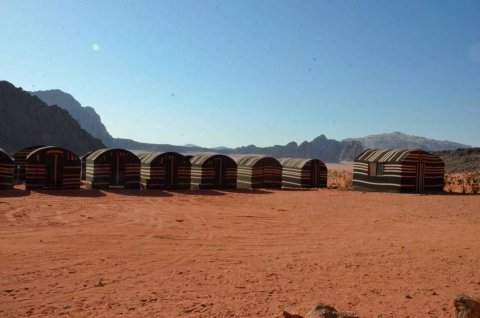 瓦迪拉姆探险队(Wadi Rum Classic Camp)