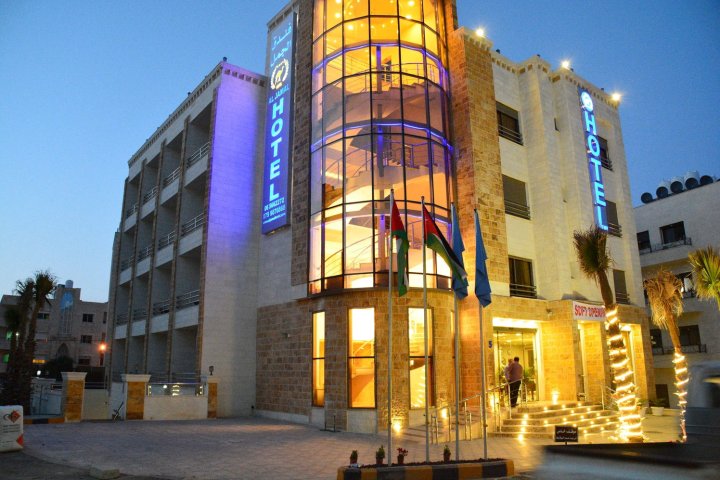 阿尔贾马尔酒店(Aljamal Hotel)
