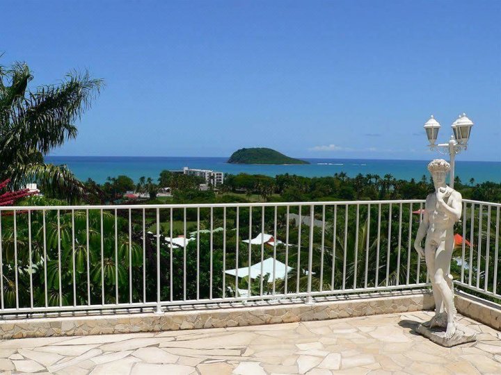 加勒比邦胡尔住宅酒店(Résidence hôtelière Caraïbes Bonheur)