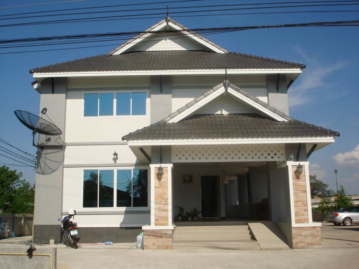 清莱思雅豪斯酒店(Siya House Hotel Chiangrai)