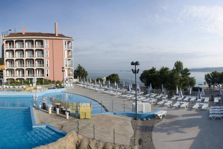 祖斯特纳水上公园酒店(Hotel Aquapark Žusterna)
