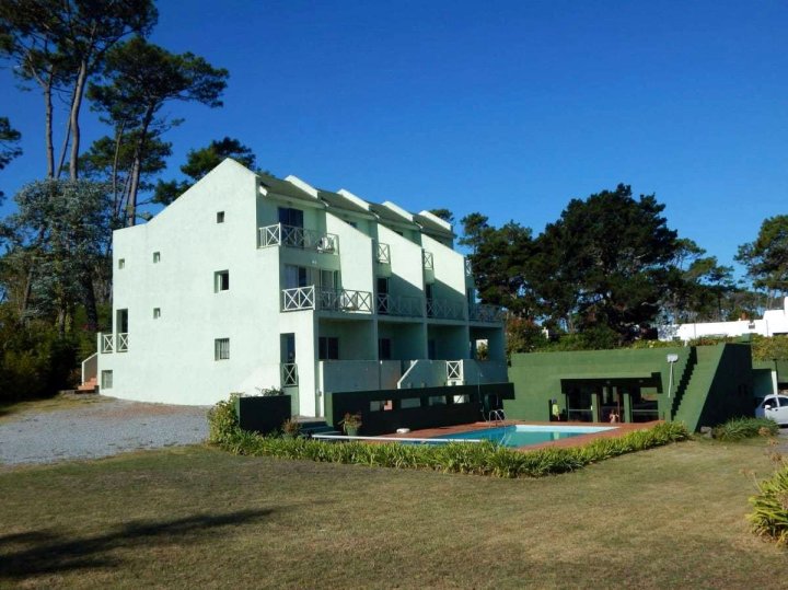 皮纳尔海岸公寓酒店(Costa Pinar Apartamentos)