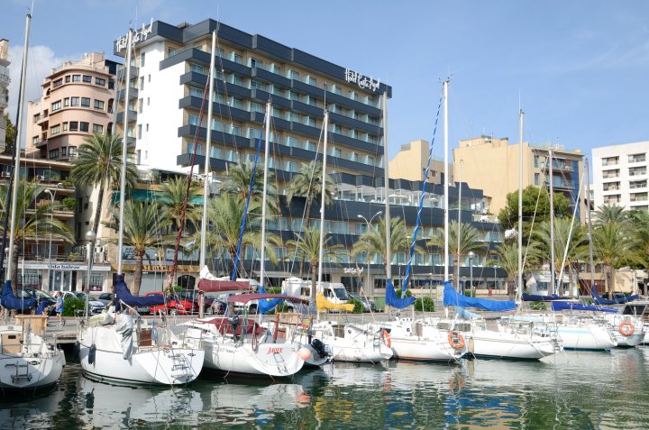 蔚蓝海岸酒店(Hotel Costa Azul)