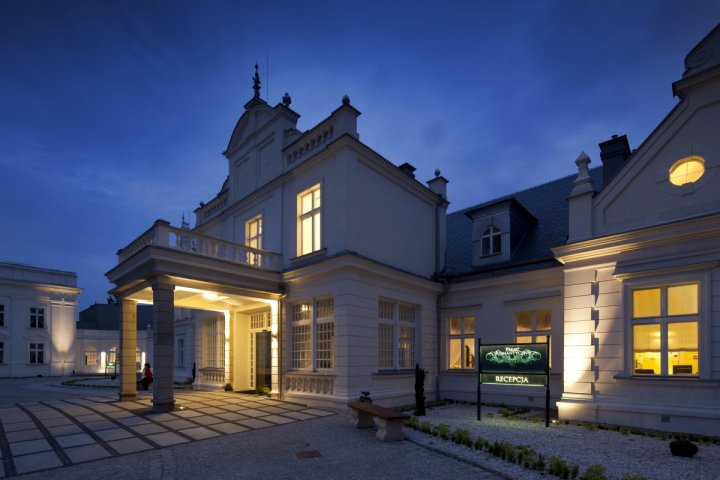 帕拉克罗曼提尼酒店(Hotel Pałac Romantyczny)