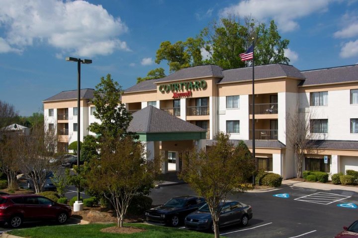 夏洛特诺曼湖万怡酒店(Courtyard by Marriott Charlotte Lake Norman)