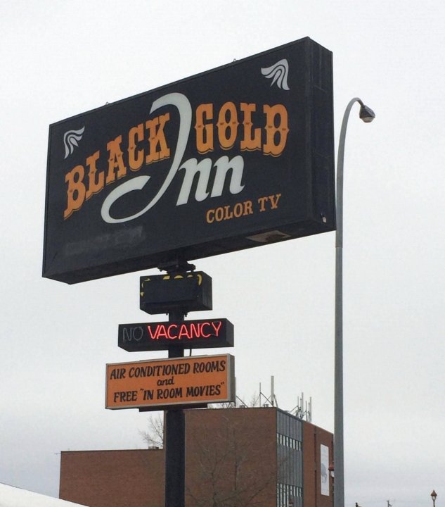 黑金酒店(Black Gold Inn)