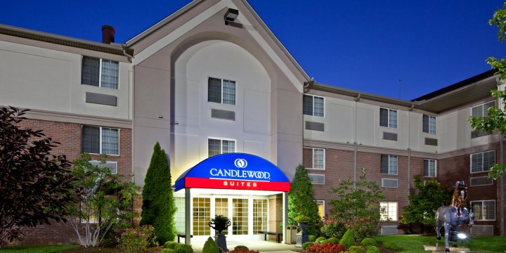 路易斯维尔机场烛木套房酒店(Candlewood Suites Louisville Airport, an IHG Hotel)