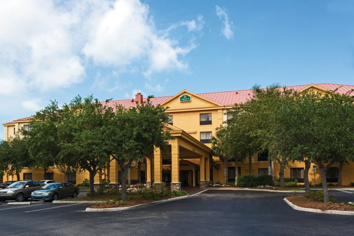 北那不勒斯博尼塔斯普林斯的拉昆塔旅馆及套房(La Quinta by Wyndham Bonita Springs Naples North)