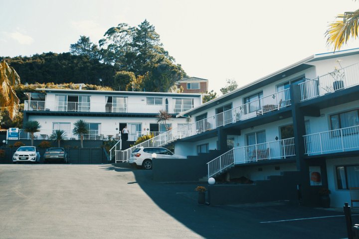 伯爵汽车旅馆(The Duke Motel)