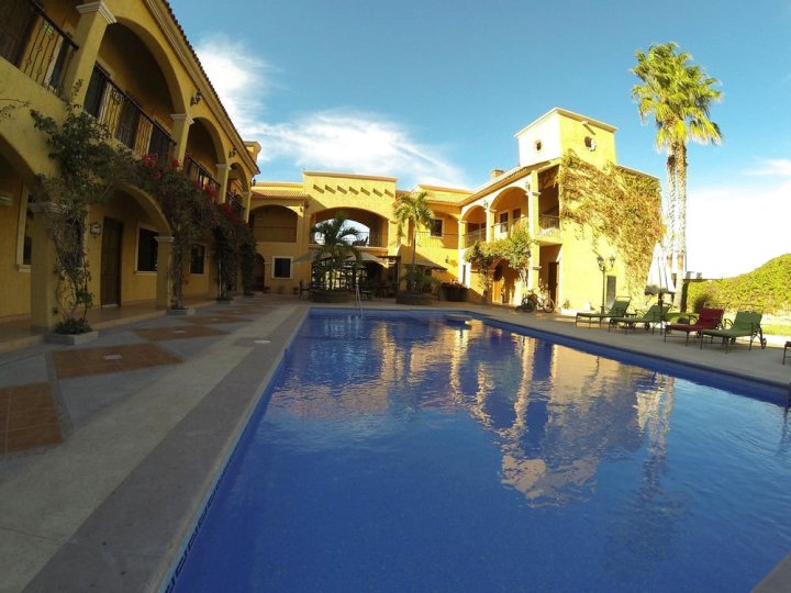洛雷托庄园套房酒店(Hacienda Suites Loreto)
