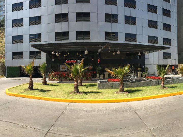 墨西哥城圣达菲假日酒店(Holiday Inn Mexico Santa Fe, an IHG Hotel)