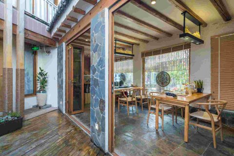 丽江沁水雨沫客栈