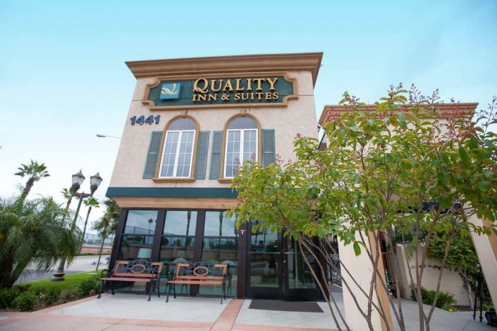 阿纳海姆梅因盖特品质套房酒店(Quality Inn & Suites Anaheim Maingate)