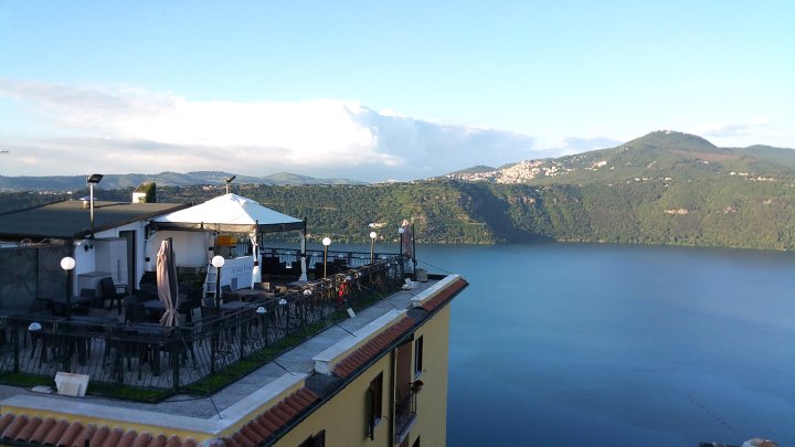 卡斯特甘多夫酒店(Hotel Castel Gandolfo)