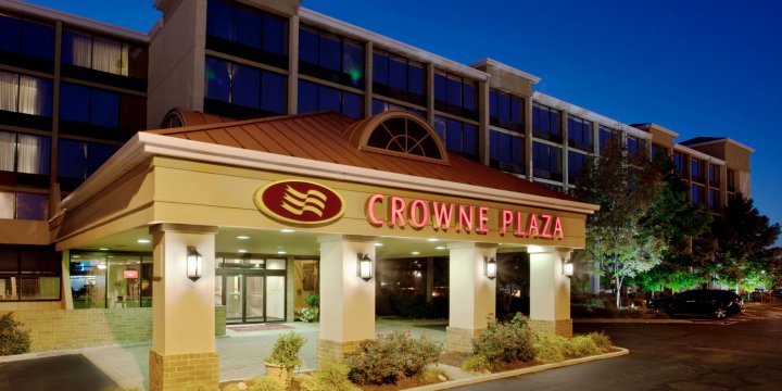 克利夫兰机场皇冠假日广场(Crowne Plaza Cleveland Airport, an IHG Hotel)