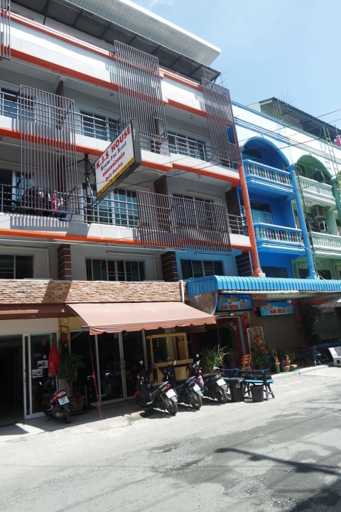 75414 Kjs 芭堤雅酒店(OYO 75414 Kjs Pattaya​)