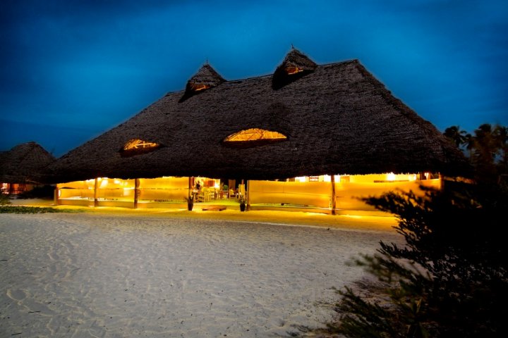 哈库纳马金瓦海滩旅舍(Hakuna Majiwe Beach Lodge)