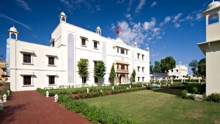 鲁普维拉斯宫殿酒店(Hotel Roop Vilas Palace)