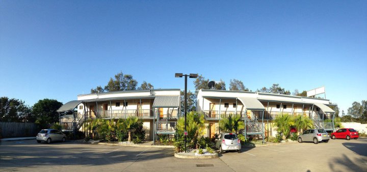 诺维娜棕榈汽车旅馆(Novena Palms Motel)