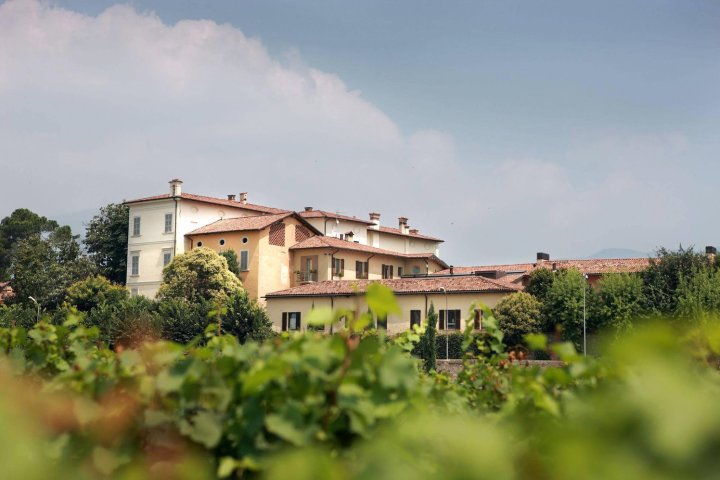 博尔格桑塔朱莉亚酒店(Borgo Santa Giulia)