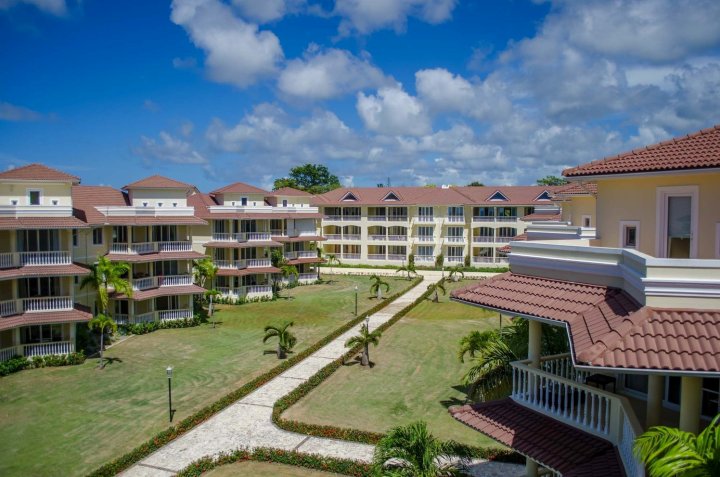 伊斯帕尼奥拉海滨顶层房酒店(Hispaniola Beachfront Penthouse)