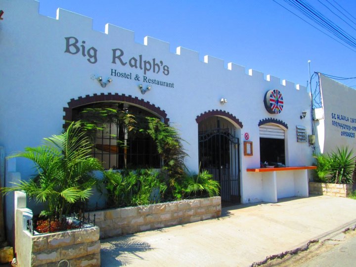 Big Ralph's Hostal & Restaurant