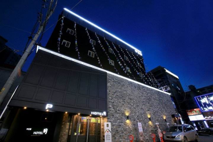 月亮酒店(Moon Hotel)