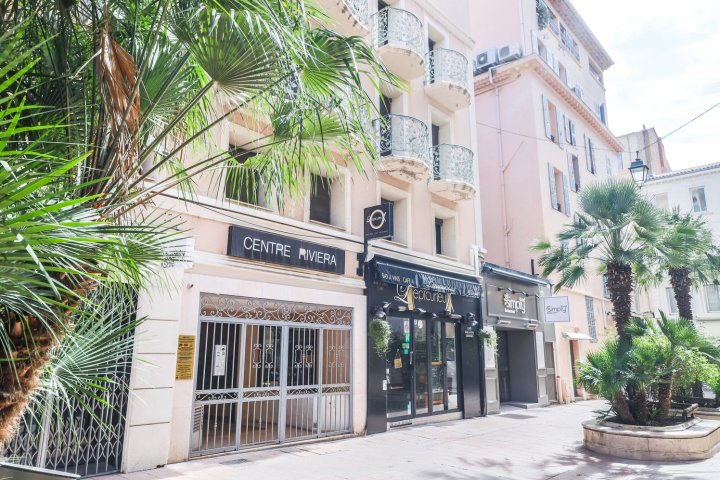 戛纳宫殿酒店(Cannes Palais)