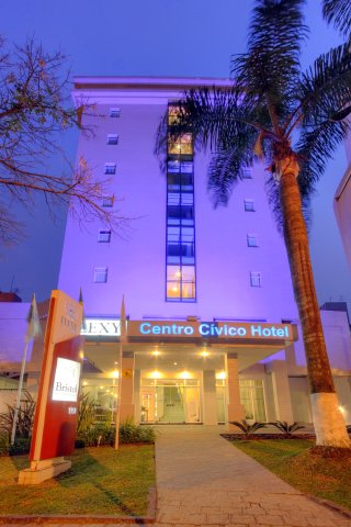 布里斯托尔中心西维科马尔蒂酒店(Bristol Centro Civico Curitiba)