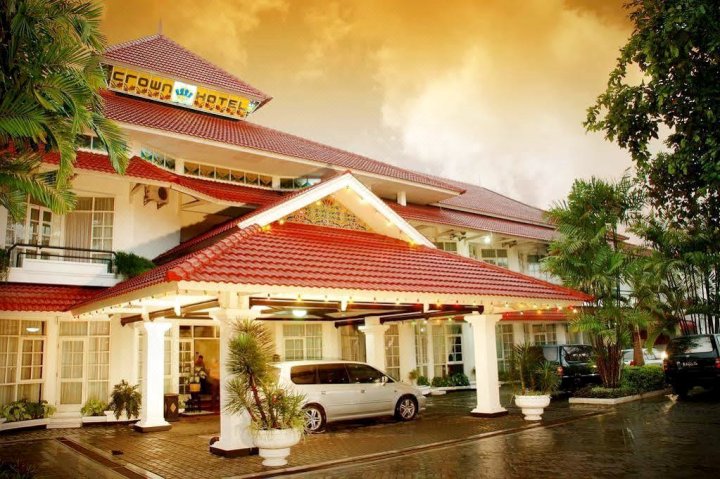 打横市皇冠酒店(Urbanview Hotel Crown Tasikmalaya)