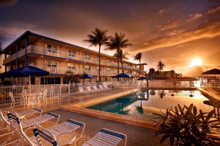 古伦斯海滨度假酒店(Glunz Ocean Beach Hotel and Resort)