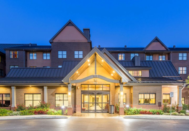 莱克星顿基恩兰/机场原住客栈(Residence Inn Lexington Keeneland/Airport)