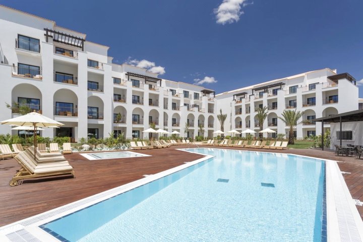 阿尔加维派恩悬崖海洋套房和Spa豪华精选度假酒店(Pine Cliffs Ocean Suites, a Luxury Collection Resort & Spa, Algarve)