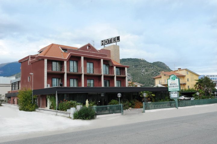 拉坎帕诺拉餐厅酒店(Hotel Ristorante La Campagnola)