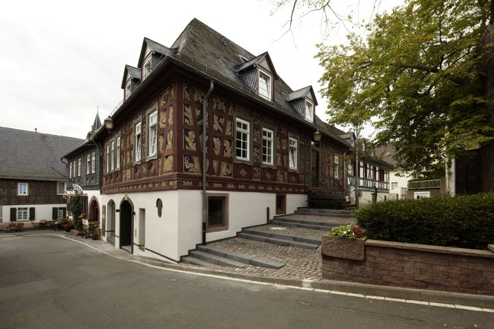 魏因豪斯祖姆克鲁格酒店(Hotel Und Weinhaus Zum Krug)