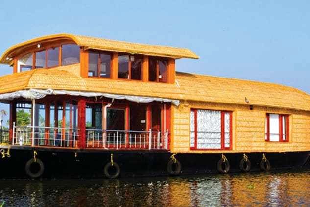 塔朗吉尼船屋酒店(Tharangini Houseboats)