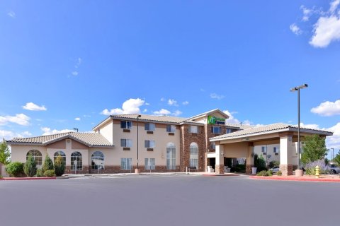 法明顿智选假日套房酒店(Holiday Inn Express Hotel & Suites Farmington, an IHG Hotel)