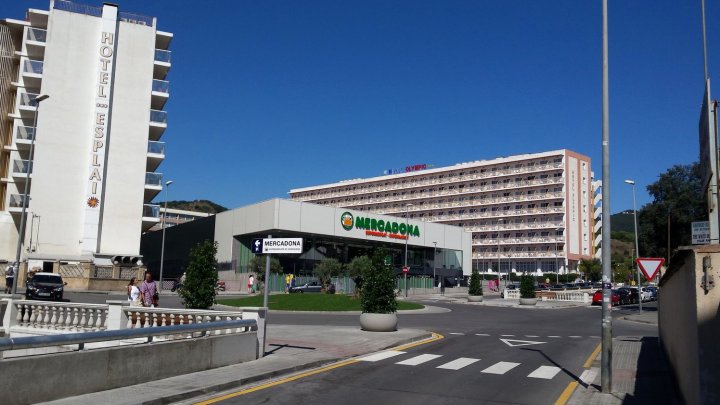 马尔布劳公寓酒店(Apartaments Mar Blau Calella)