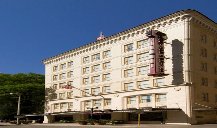 圣安东尼奥河滨德鲁利套房酒店(Drury Inn & Suites San Antonio Riverwalk)