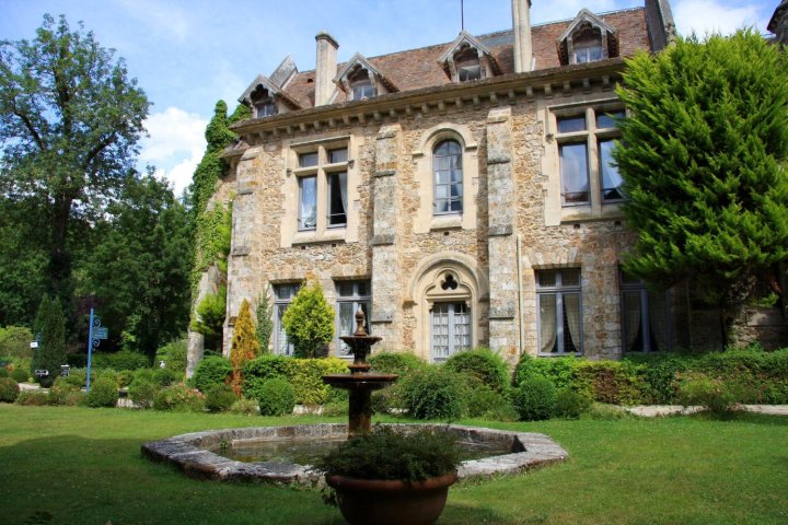 德沃塞尔奈修道院酒店(Abbaye des Vaux de Cernay)