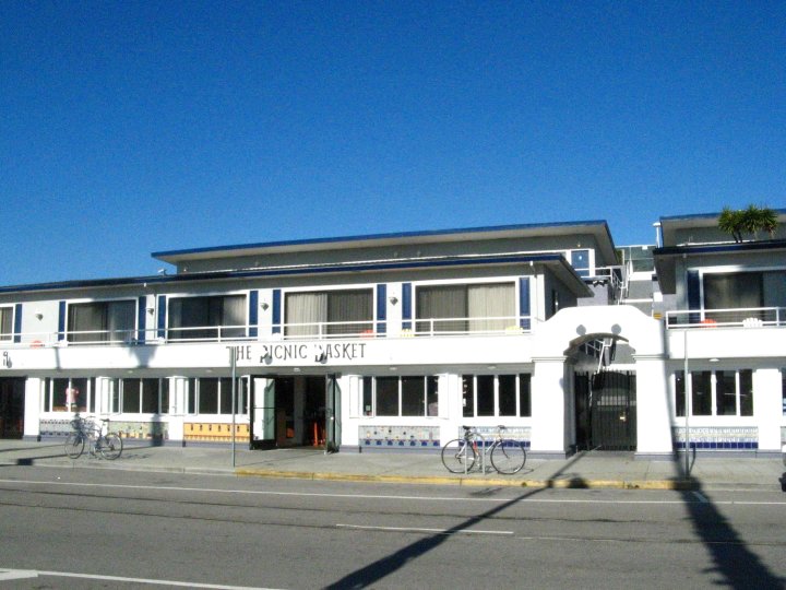 海滩街套房酒店(Beach Street Inn and Suites)