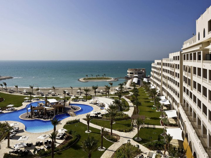 索菲特巴林匝拉塔拉萨海水疗酒店(Sofitel Bahrain Zallaq Thalassa Sea & Spa)