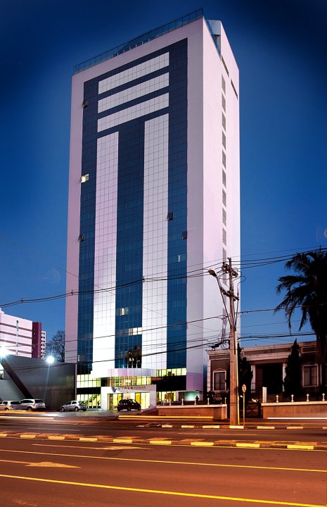 比亚莱托尔酒店(Viale Tower Hotel)