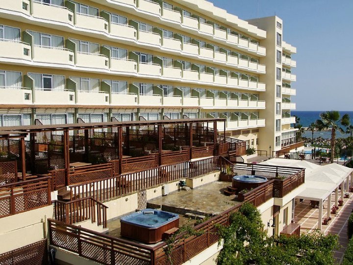 劳德斯海滩酒店(Lordos Beach Hotel & Spa)