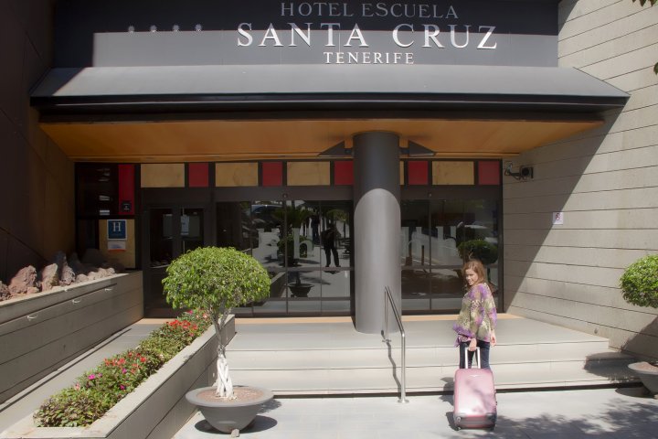 圣克鲁兹学校酒店(Hotel Escuela Santa Cruz)