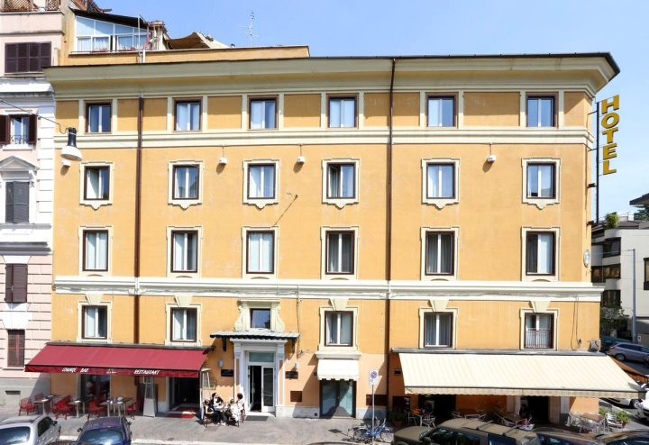 圣华伦天奴酒店(Hotel San Valentino)