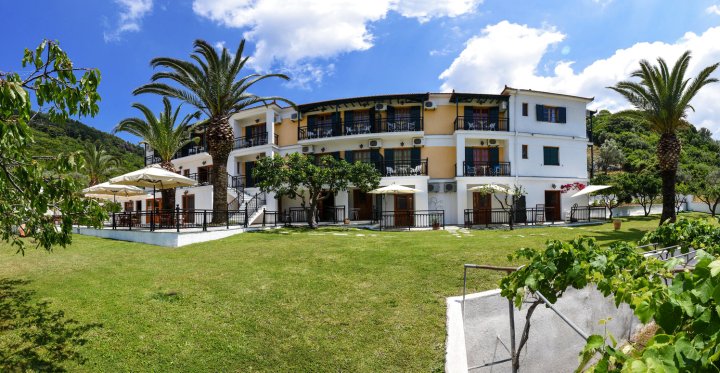 斯寇贝洛斯全景海滩酒店(Panormos Beach Hotel Skopelos)